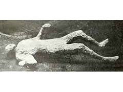 Victim found 1915 Vicolo del Menandro